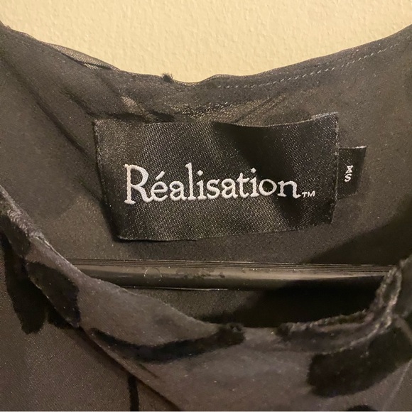 Réalisation Par – The Carla Dress in Lily Devoré Noir - Black - Picture 14 of 16